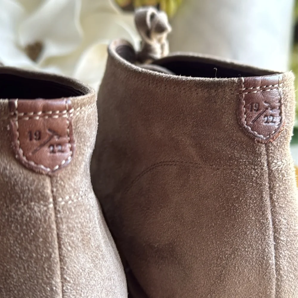 Allen Edmonds Montauk Chukka Boot in Natural Suede